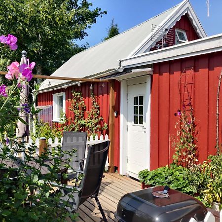 Lillstugan - Centralt Och Havsnaera I Lugnt Villomrade Falkenberg Luaran gambar