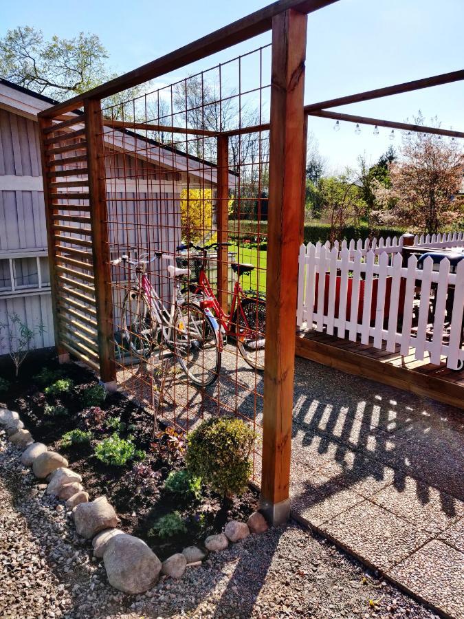 Lillstugan - Centralt Och Havsnaera I Lugnt Villomrade Falkenberg Luaran gambar