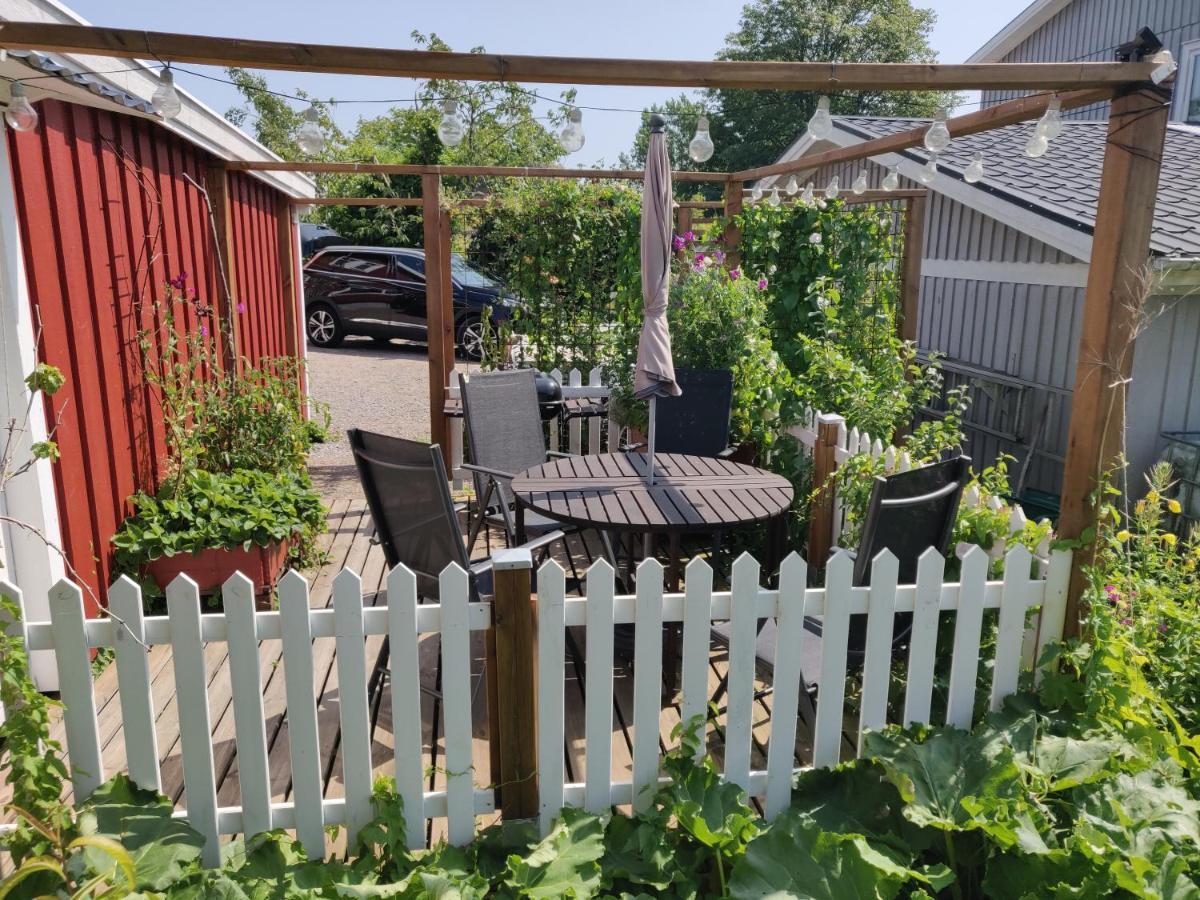 Lillstugan - Centralt Och Havsnaera I Lugnt Villomrade Falkenberg Luaran gambar